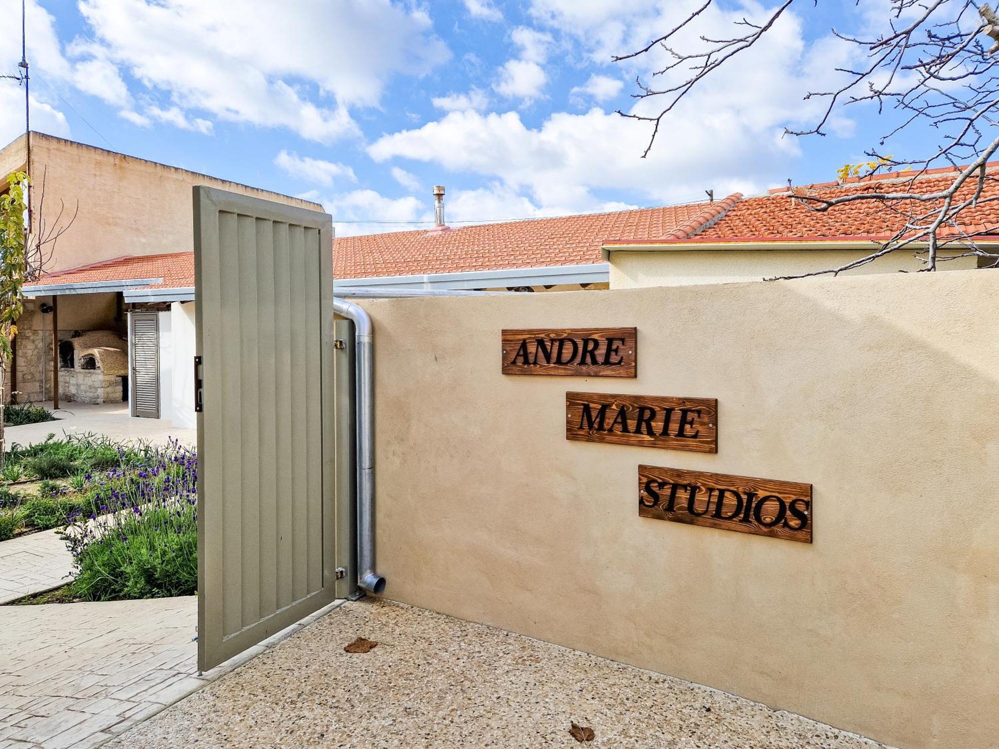 Sanders Andre Marie Apartment Vasa Kilaniou Екстериор снимка